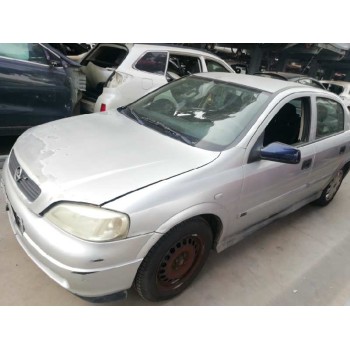 opel astra g berlina del año 2000