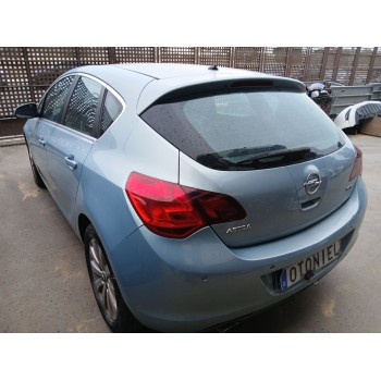 opel astra j (p10) del año 2010