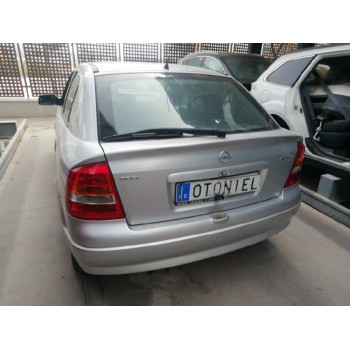 opel astra g berlina del año 2000