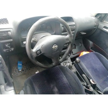 opel astra g berlina del año 2000