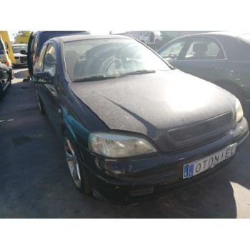 opel astra g berlina del año 2000