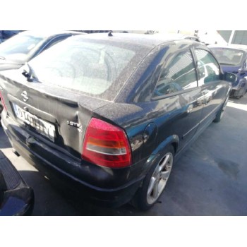 opel astra g berlina del año 2000