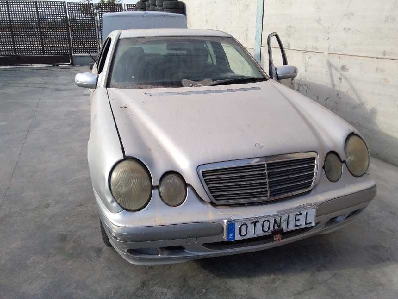 mercedes-benz clase e (w210) berlina diesel del año 2001
