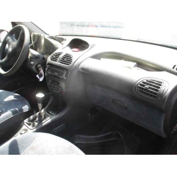 peugeot 206 berlina del año 2000