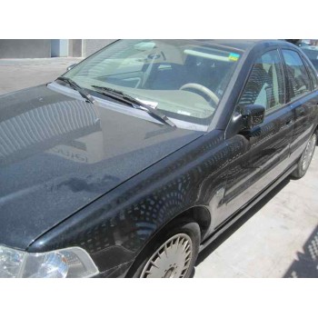 volvo s40 berlina del año 2004