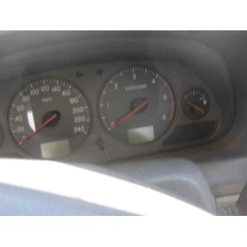 volvo s40 berlina del año 2004