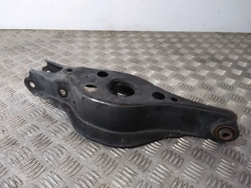 Recambio de brazo suspension inferior trasero derecho para lexus is 300h referencia OEM IAM   