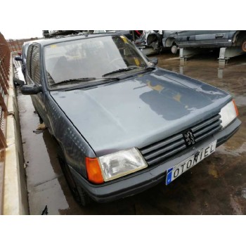 peugeot 205 berlina del año 1990