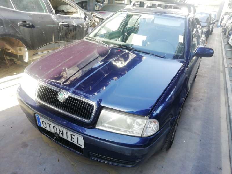 skoda octavia berlina (1u2) del año 2001