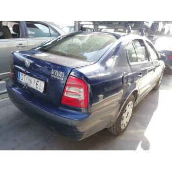 skoda octavia berlina (1u2) del año 2001