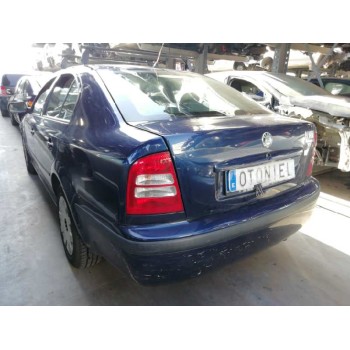 skoda octavia berlina (1u2) del año 2001