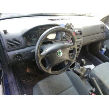 skoda octavia berlina (1u2) del año 2001