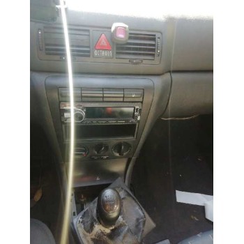 skoda octavia berlina (1u2) del año 2001