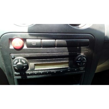 seat ibiza (6l1) del año 2002