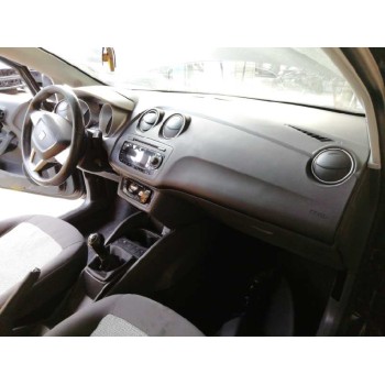 seat ibiza (6j5) del año 2008