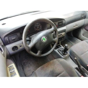 skoda octavia berlina (1u2) del año 1999