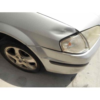 mazda 323 berlina f/s (bj) del año 2000