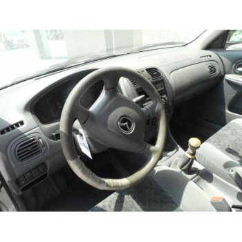 mazda 323 berlina f/s (bj) del año 2000