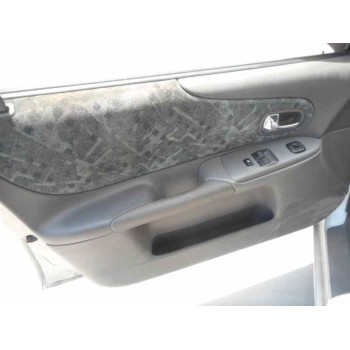 mazda 323 berlina f/s (bj) del año 2000