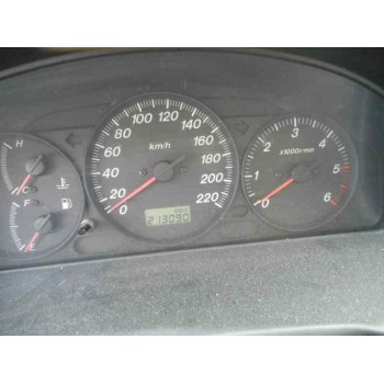 mazda 323 berlina f/s (bj) del año 2000