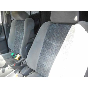 mazda 323 berlina f/s (bj) del año 2000