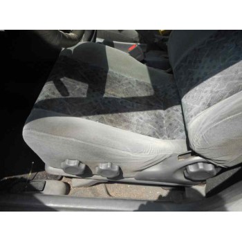 mazda 323 berlina f/s (bj) del año 2000