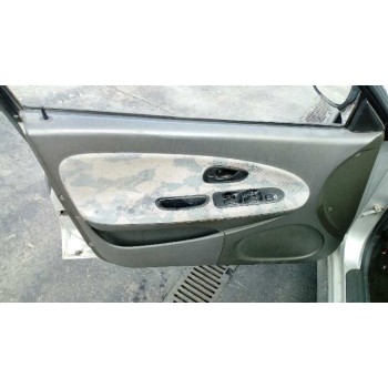 mitsubishi carisma berlina 5 (da0)1995) del año 1997