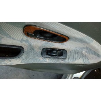 mitsubishi carisma berlina 5 (da0)1995) del año 1997