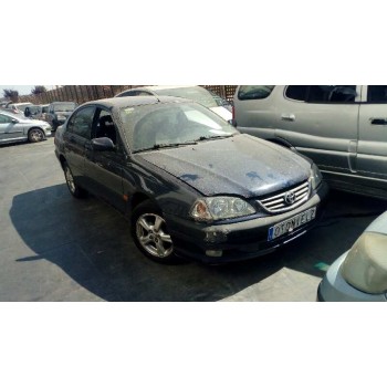 toyota avensis berlina (t 22) del año 2000