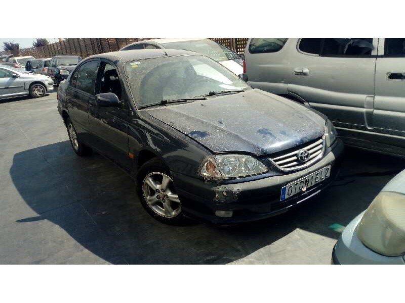 TOYOTA AVENSIS BERLINA (T 22)