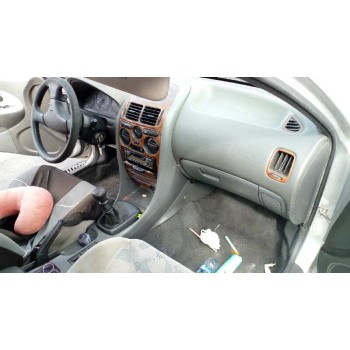 mitsubishi carisma berlina 5 (da0)1995) del año 1997