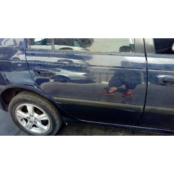 toyota avensis berlina (t 22) del año 2000