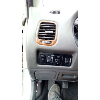 mitsubishi carisma berlina 5 (da0)1995) del año 1997