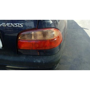 toyota avensis berlina (t 22) del año 2000