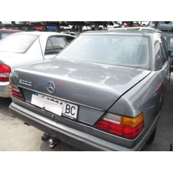 mercedes-benz clase e (w124) berlina del año 1988