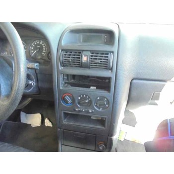 opel astra g berlina del año 2002