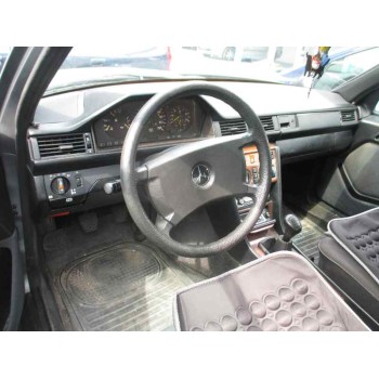 mercedes-benz clase e (w124) berlina del año 1988