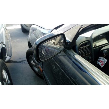 toyota avensis berlina (t 22) del año 2000