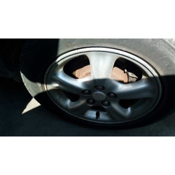 toyota avensis berlina (t 22) del año 2000