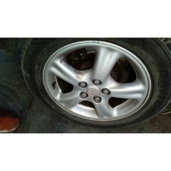 toyota avensis berlina (t 22) del año 2000