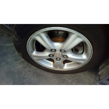 toyota avensis berlina (t 22) del año 2000