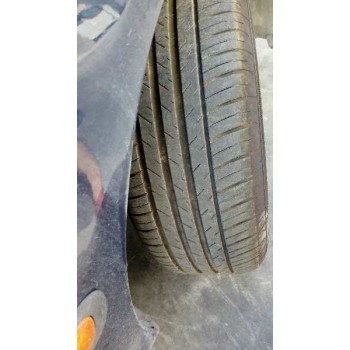 toyota avensis berlina (t 22) del año 2000