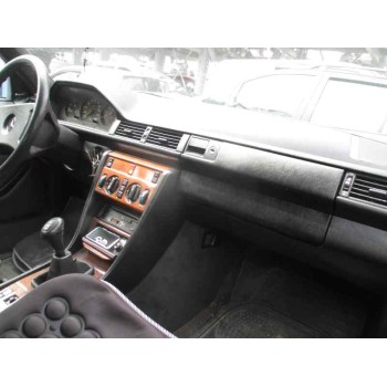 mercedes-benz clase e (w124) berlina del año 1988