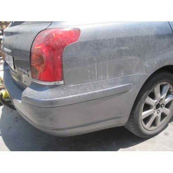 toyota avensis berlina (t25) del año 2005