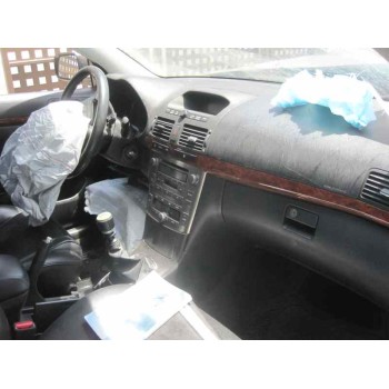 toyota avensis berlina (t25) del año 2005