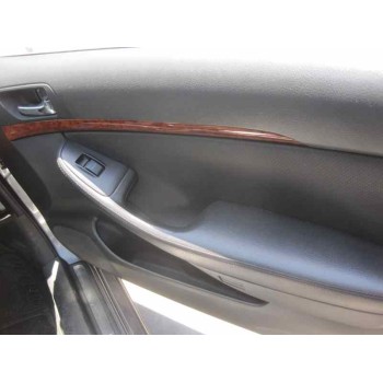 toyota avensis berlina (t25) del año 2005