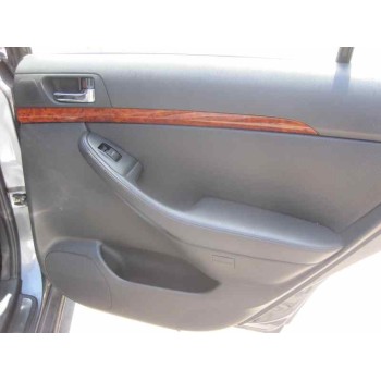 toyota avensis berlina (t25) del año 2005