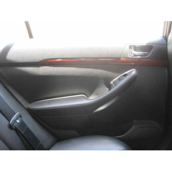 toyota avensis berlina (t25) del año 2005