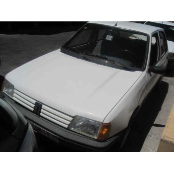 PEUGEOT 205 BERLINA