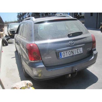 toyota avensis berlina (t25) del año 2005
